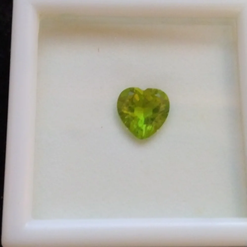 1 CT. Peridot Stone
